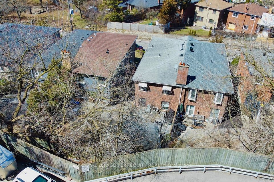 29 Love Crescent, Toronto, ON M4E 1V6 – photo 3