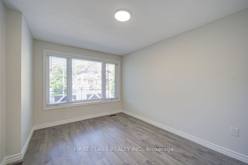 427 Leslie Street, Toronto, ON M4M 3E3 – photo 3