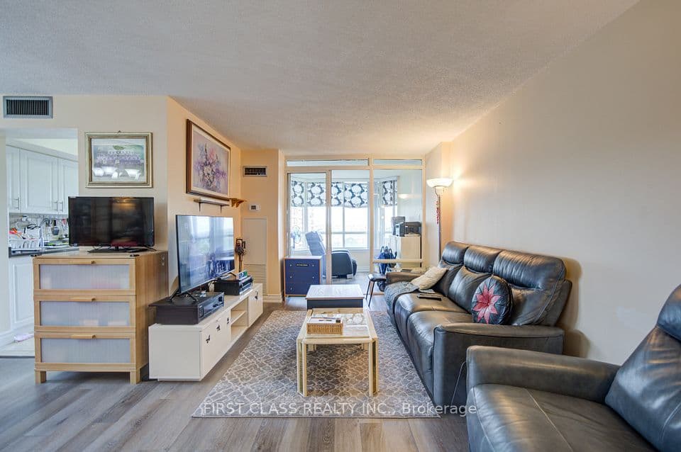 330 Alton Towers Circle 1112, Toronto, ON M1V 5H3 – photo 3