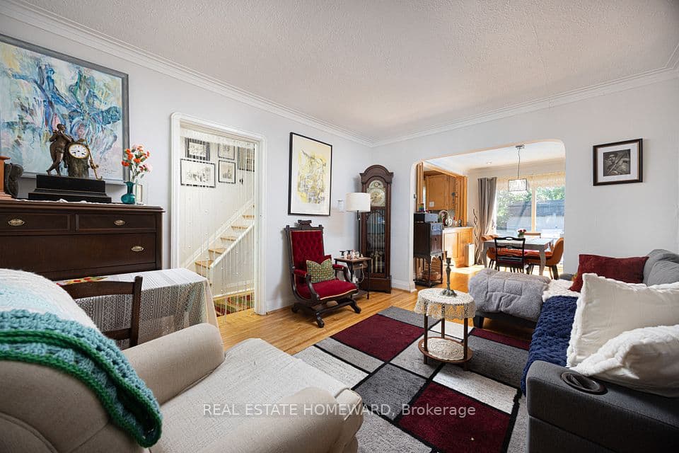 69 Hertle Avenue, Toronto, ON M4L 2T3 – photo 2