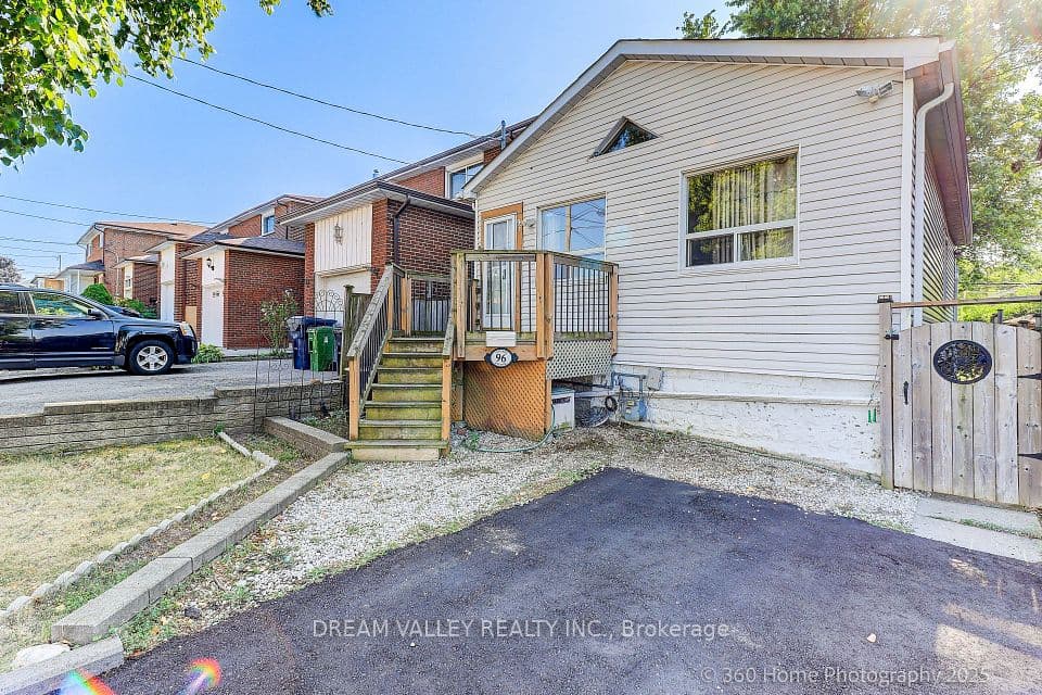 96 Laurel Avenue, Toronto, ON M1K 3J9 – photo 2