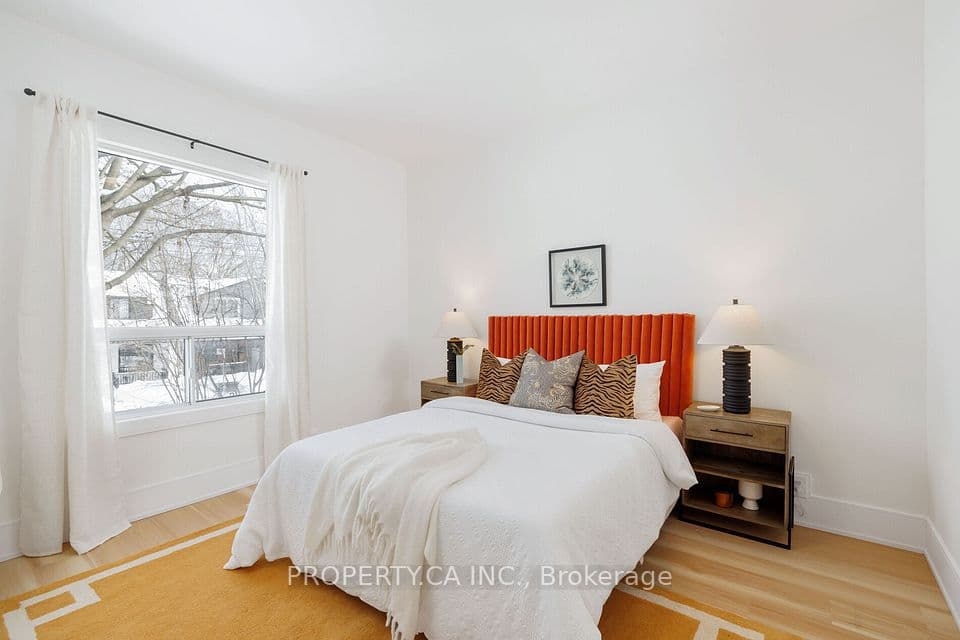 332 Woodfield Road, Toronto, ON M4L 2X1 – photo 2