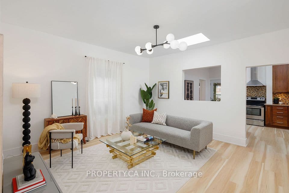 332 Woodfield Road, Toronto, ON M4L 2X1 – main photo