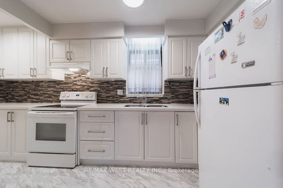 50 Old Kingston Road 1-202, Toronto, ON M1E 4Y1 – photo 2