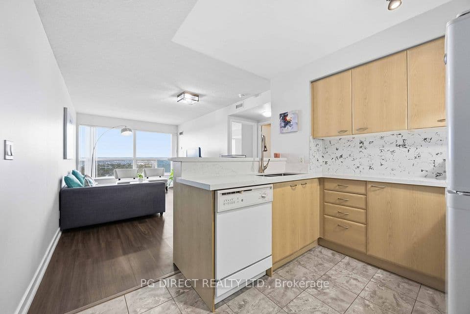 38 Lee Centre Drive 2716, Toronto, ON M1H 3J7 – photo 3