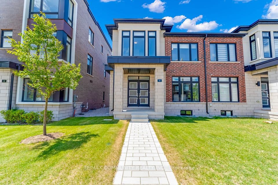 10 Liam Foudy Court, Toronto, ON M1P 0G3 – main photo