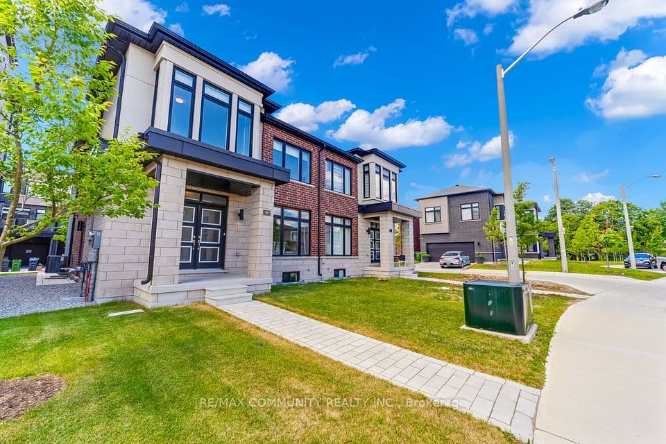 10 Liam Foudy Court, Toronto, ON M1P 0G3 – photo 3