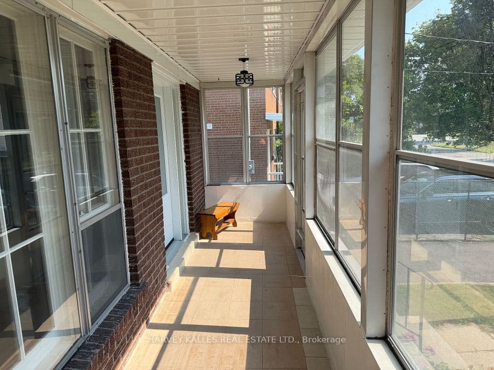 205 Vauxhall Drive, Toronto, ON M1P 1R6 – photo 3