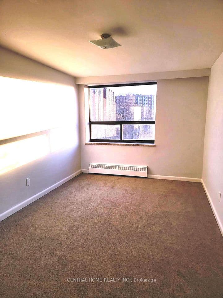 921 Midland Avenue 504, Toronto, ON M1K 4G2 – photo 3