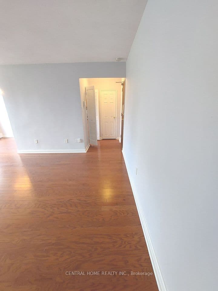 921 Midland Avenue 504, Toronto, ON M1K 4G2 – photo 2