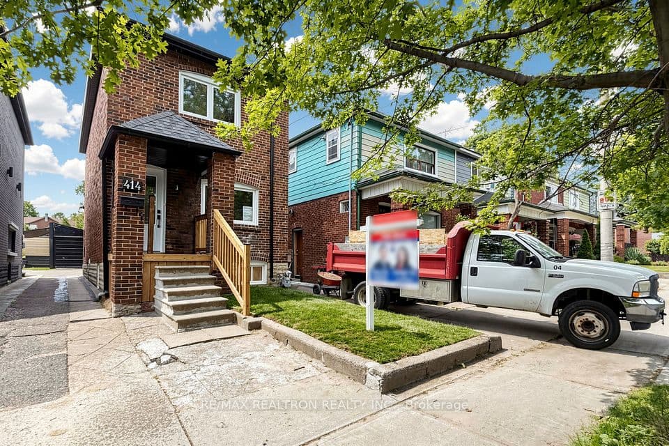 414 Mortimer Avenue, Toronto, ON M4J 2E9 – main photo