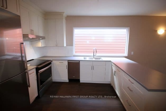 307 Greenwood Avenue, Toronto, ON M4L 2R6 – photo 2