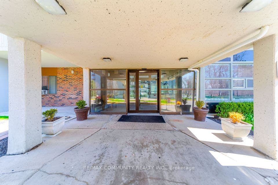 3380 Eglinton Avenue E 511, Toronto, ON M1J 3L6 – photo 3