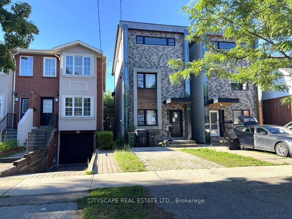 817 Cosburn Avenue, Toronto, ON M4C 2V9 – photo 2