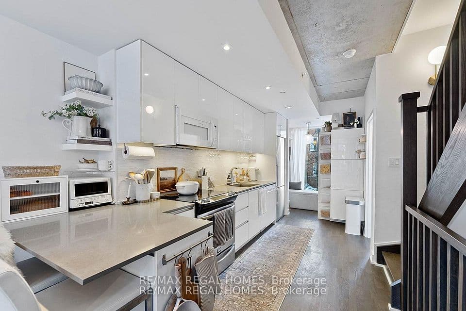 1238 Dundas Street E TH110, Toronto, ON M4M 0C6 – photo 2