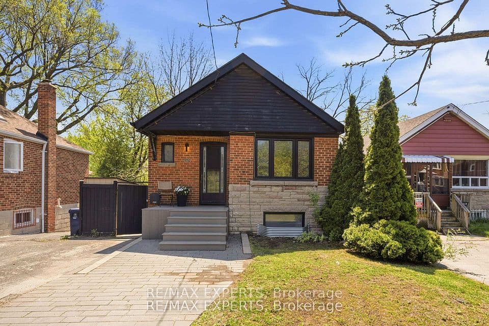 221 Clonmore Drive, Toronto, ON M1N 1Y4 – main photo