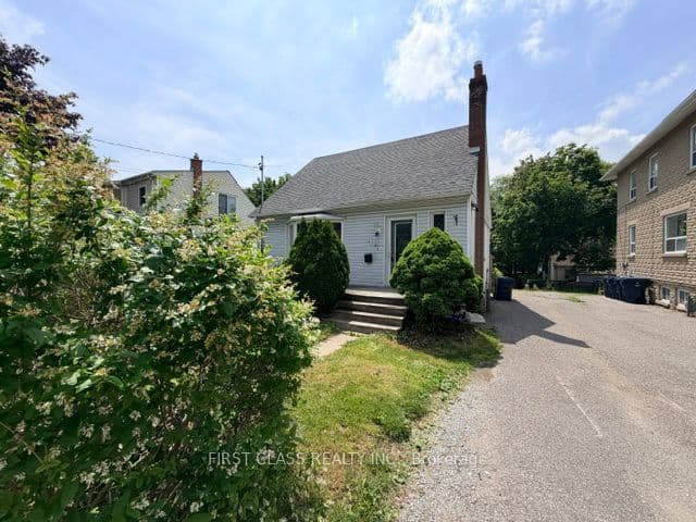 44 Scotia Avenue, Toronto, ON M1L 4E6 – main photo