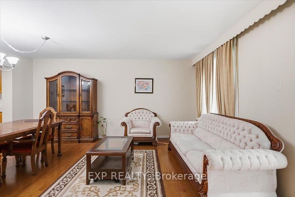 102 Red River Crescent, Toronto, ON M1B 1Z6 – photo 2