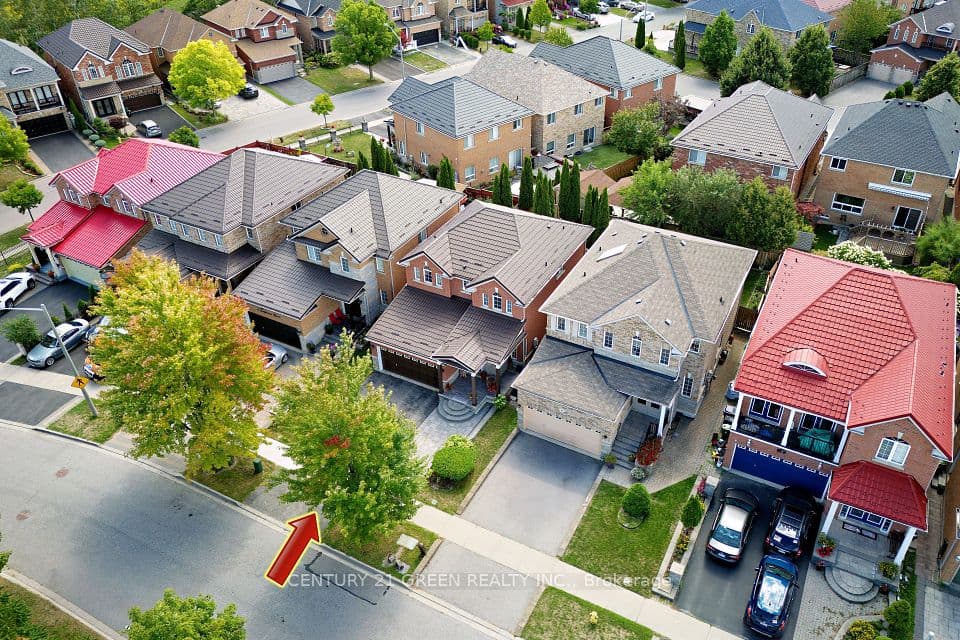 8 Lampman Drive, Toronto, ON M1E 5L1 – photo 2