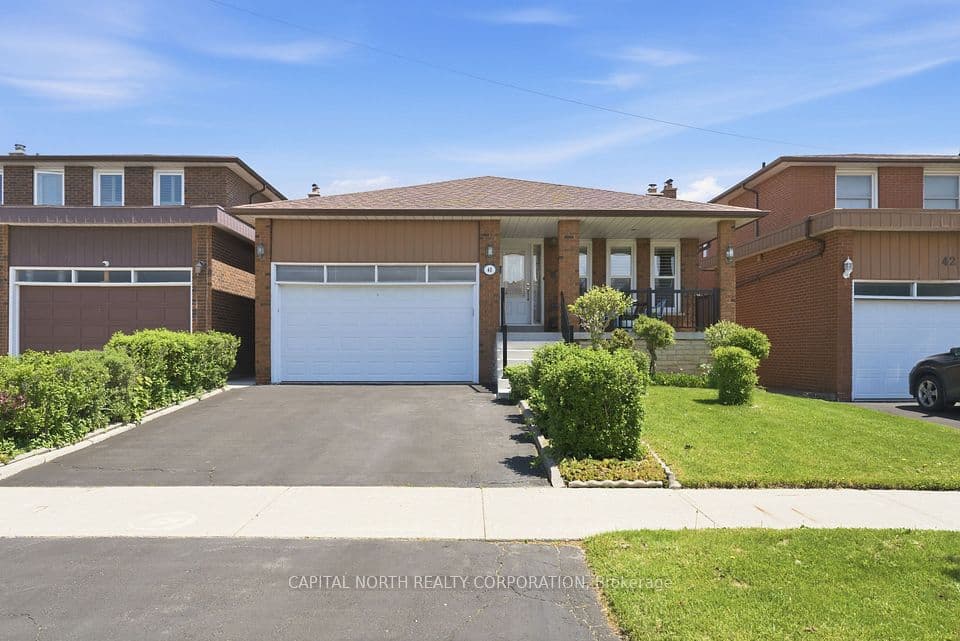 40 Birdwood Court, Toronto, ON M1W 3K2 – main photo