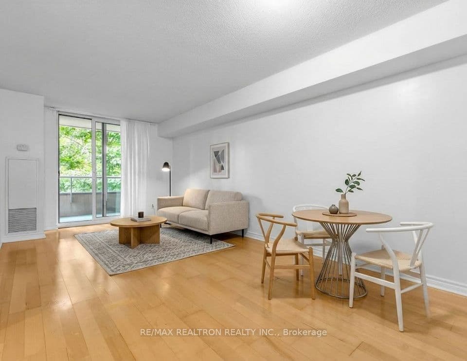 61 Town Centre Court 211, Toronto, ON M1P 5C5 – main photo