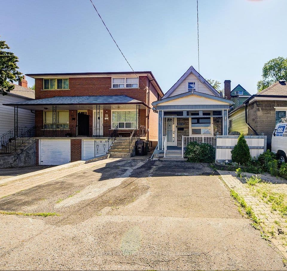 19 Robinson Avenue, Toronto, ON M1L 3S8 – photo 2