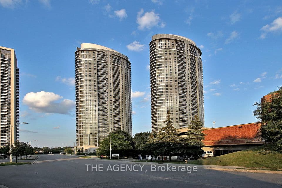 135 Village Green Square 1015, Toronto, ON M1S 0G4 – main photo