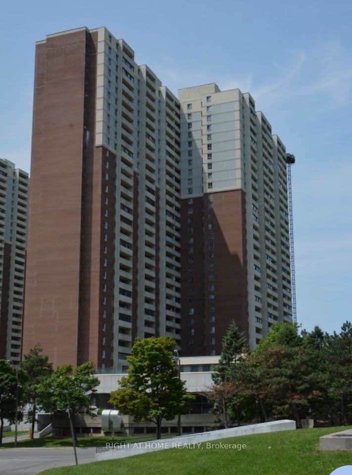 5 Massey Square 1508, Toronto, ON M4C 5L6 – main photo
