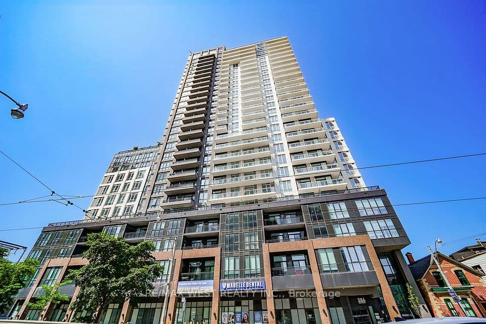 286 Main Street 215, Toronto, ON M4C 4X5 – main photo