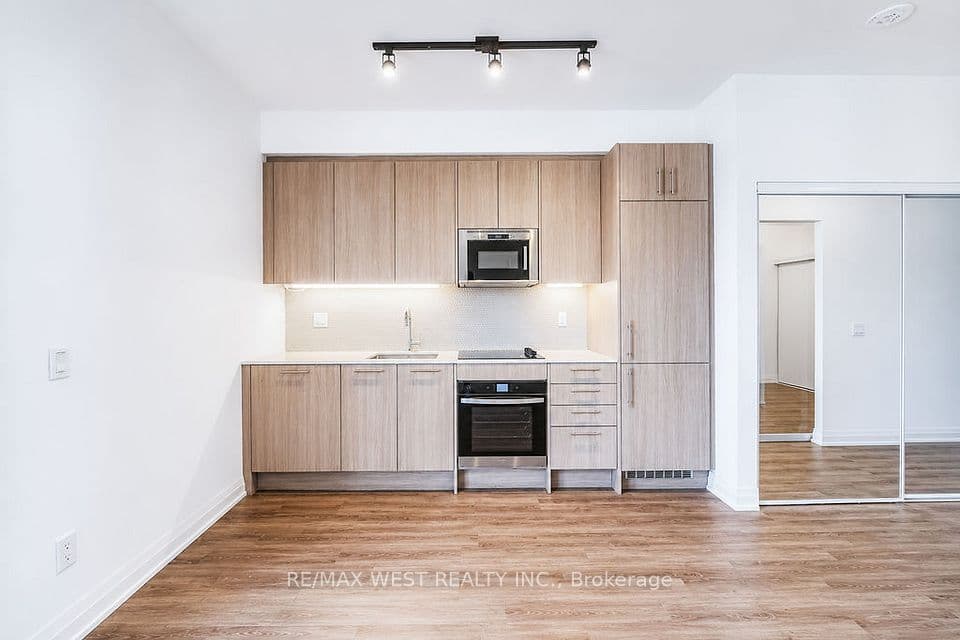 286 Main Street 215, Toronto, ON M4C 4X5 – photo 3
