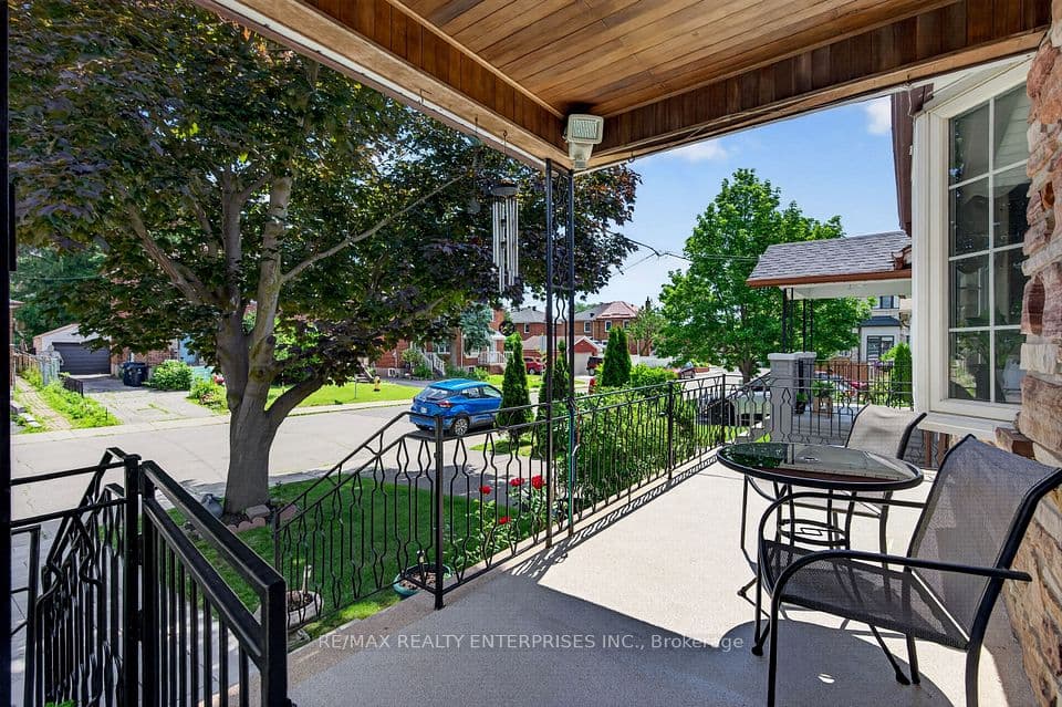 22 Atlee Avenue, Toronto, ON M1N 3X1 – photo 2