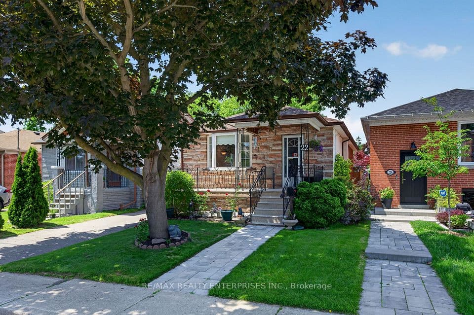 22 Atlee Avenue, Toronto, ON M1N 3X1 – main photo
