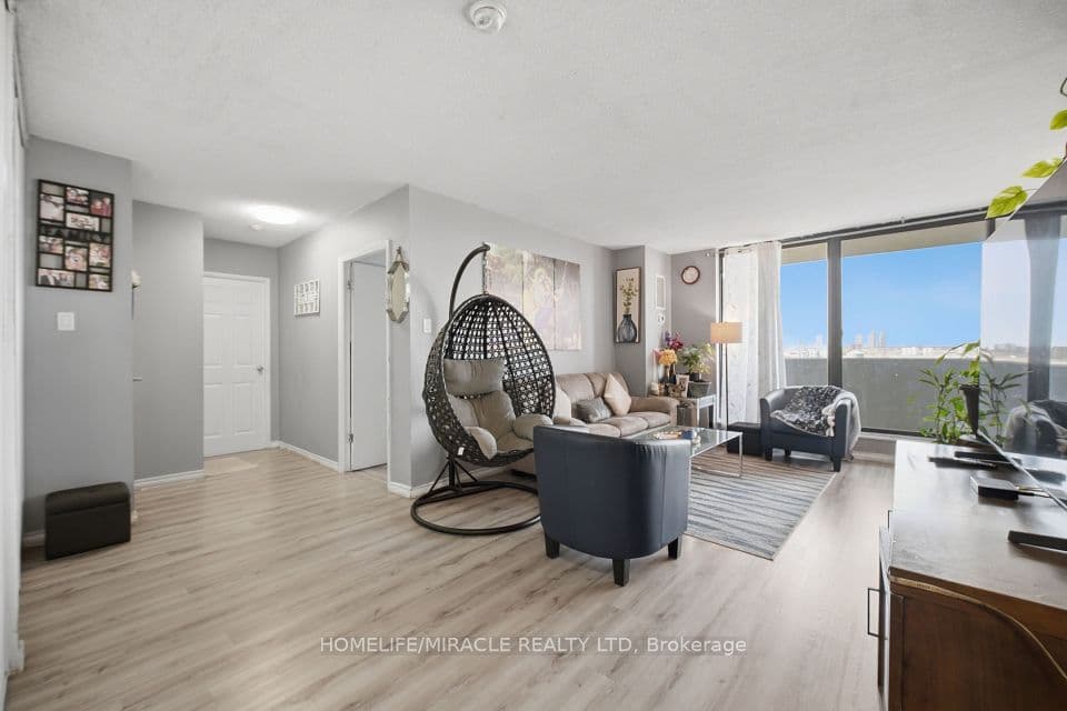 301 Prudential Drive 701, Toronto, ON M1P 4V3 – main photo