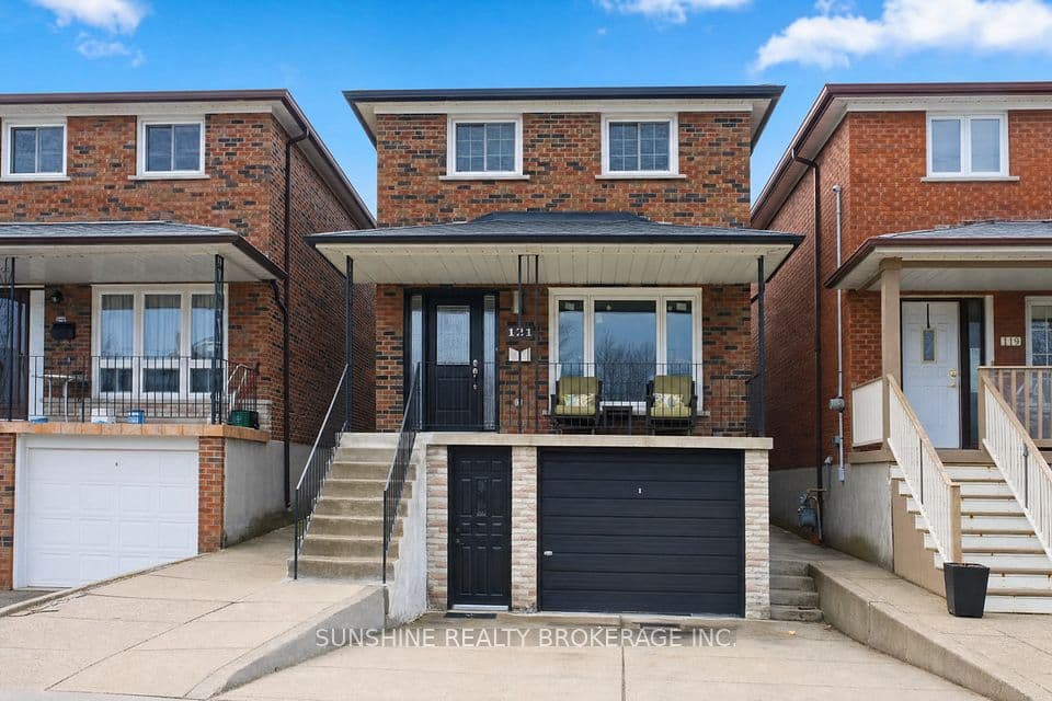 121 Sammon Avenue, Toronto, ON M4J 1Y9 – photo 2