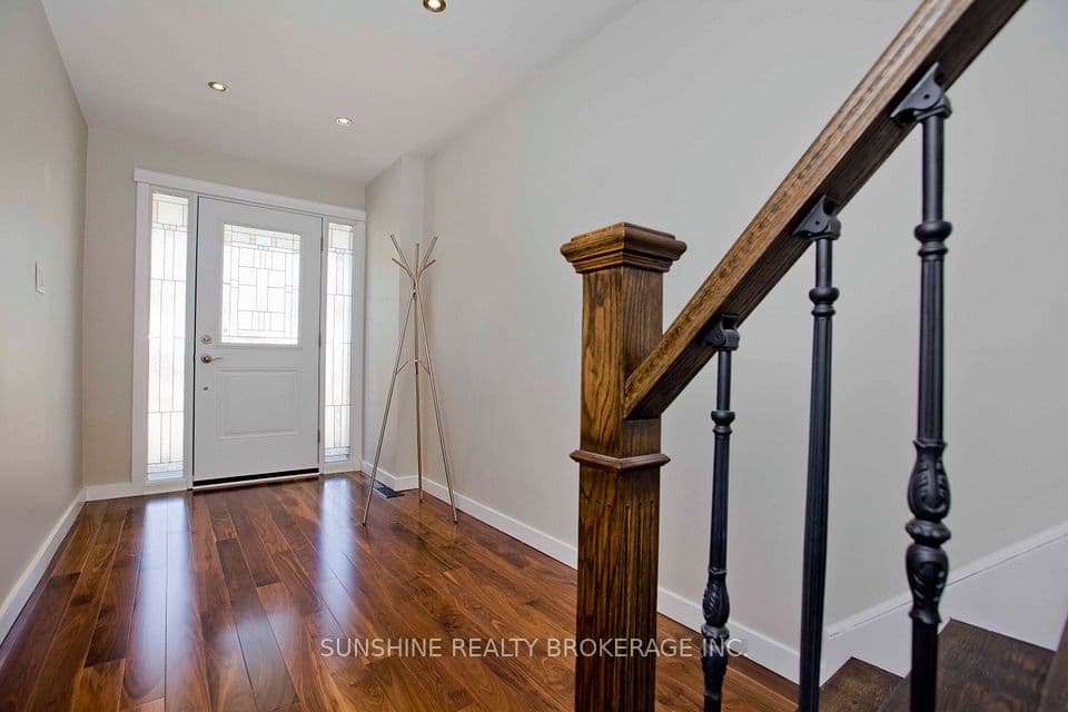 121 Sammon Avenue, Toronto, ON M4J 1Y9 – photo 3