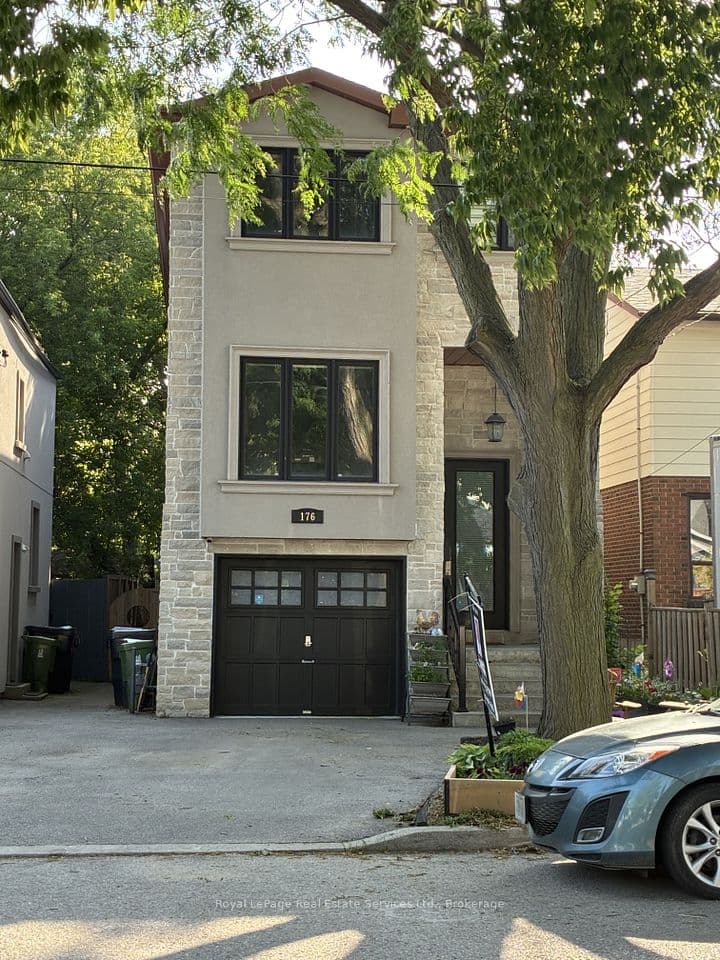176 Leyton Avenue, Toronto, ON M1L 3V6 – photo 3