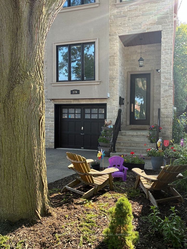 176 Leyton Avenue, Toronto, ON M1L 3V6 – photo 2