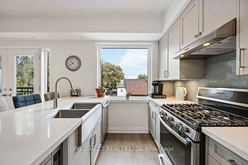 100 Coxwell Avenue 18, Toronto, ON M4L 0B5 – photo 2