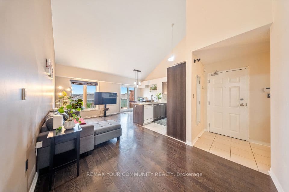 651F Warden Avenue 48, Toronto, ON M1L 0E8 – main photo