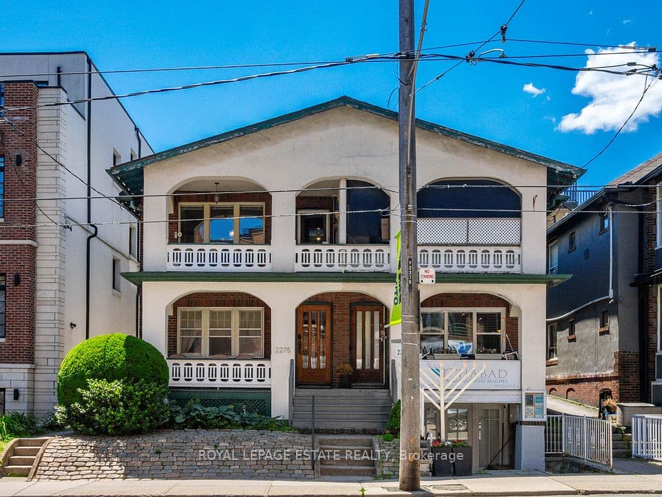 2275 Queen Street E, Toronto, ON M4E 1G5 – main photo