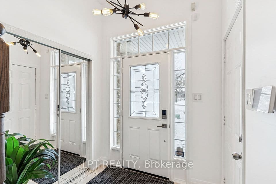 61 Minerva Avenue, Toronto, ON M1M 0C2 – photo 2