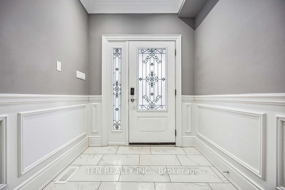 282B Aylesworth Avenue, Toronto, ON M1N 2K2 – photo 2