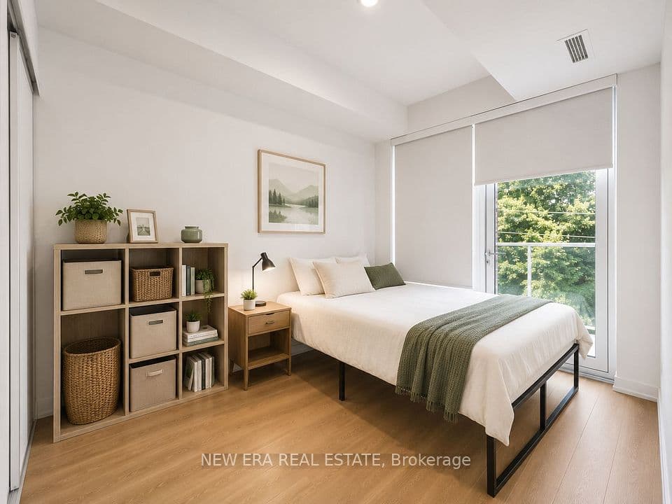 150 Logan Avenue 301, Toronto, ON M4M 0E4 – photo 3