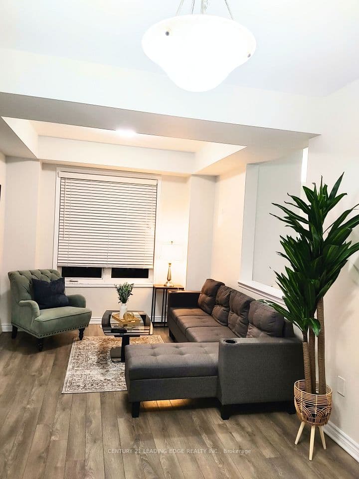 5 Fusilier Drive, Toronto, ON M1L 0J4 – photo 3