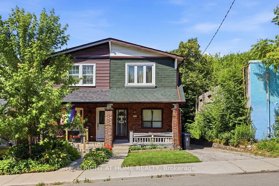 204 Highfield Road, Toronto, ON M4L 2V3 – main photo