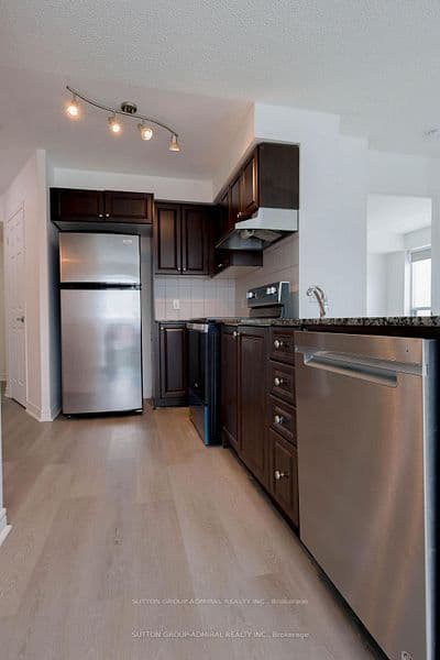 60 Fairfax Crescent 409, Toronto, ON M1L 0E1 – photo 3