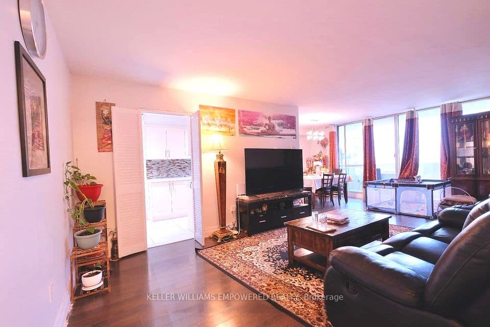 1 Massey Square 2603, Toronto, ON M4C 5L4 – photo 2