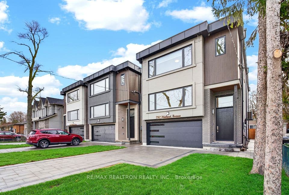 792 Midland Avenue, Toronto, ON M1K 4E7 – photo 2