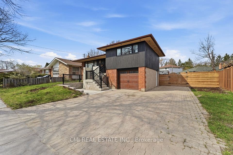 39 Earlton Road, Toronto, ON M1T 2R4 – photo 3