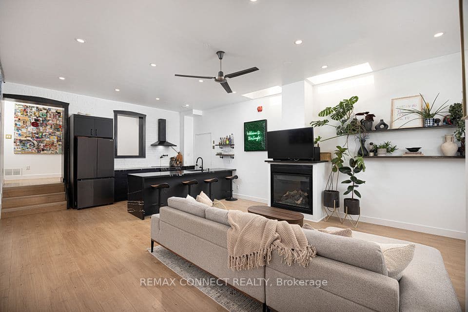 99 Coleman Avenue 106, Toronto, ON M4C 1P8 – photo 2